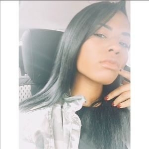 Meet your Posher, Briana